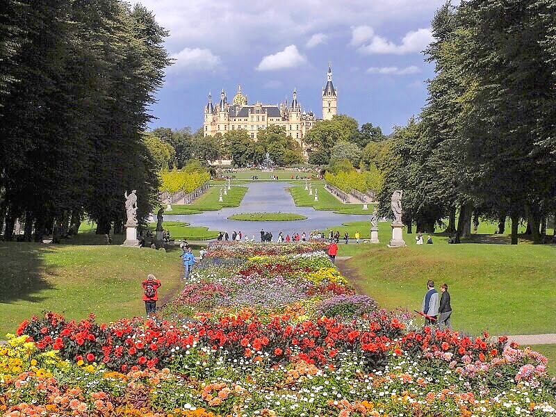 Datei:Fotopa Schweriner Schloss k Grosser Garten ew.jpg