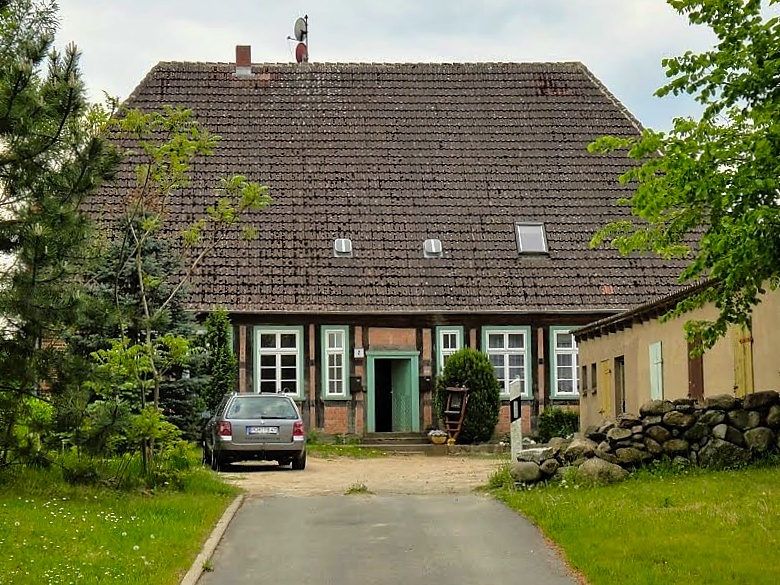 Datei:Fotopa Slate k Pfarrwittwenhaus.jpg