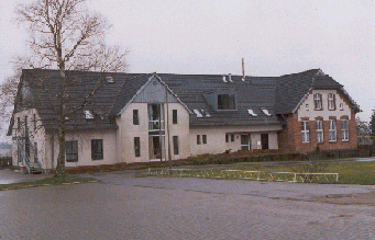 ehemalige Schule nach dem Umbau zum Wohnheim für behinderte Jugendliche