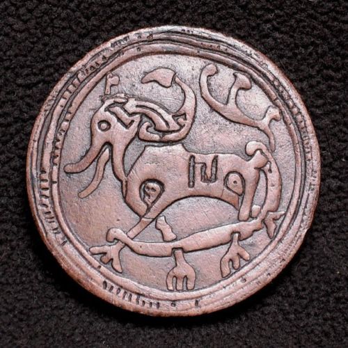 Die "Carwitzer Scheibe" wikingezeitlicher Bronzeschmuck mit der Darstellung eines Fenriswolfes