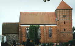 Mestlin Kirche Kirche Nordansicht.jpg