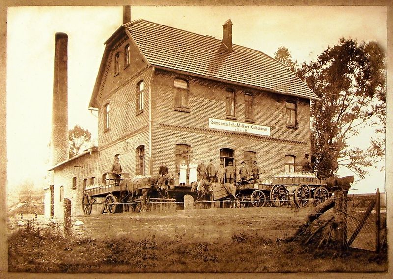 Datei:Goldenbow Molkerei.jpg