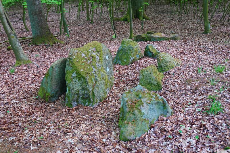 Datei:Hünengräber Dambeck 1 2.jpg