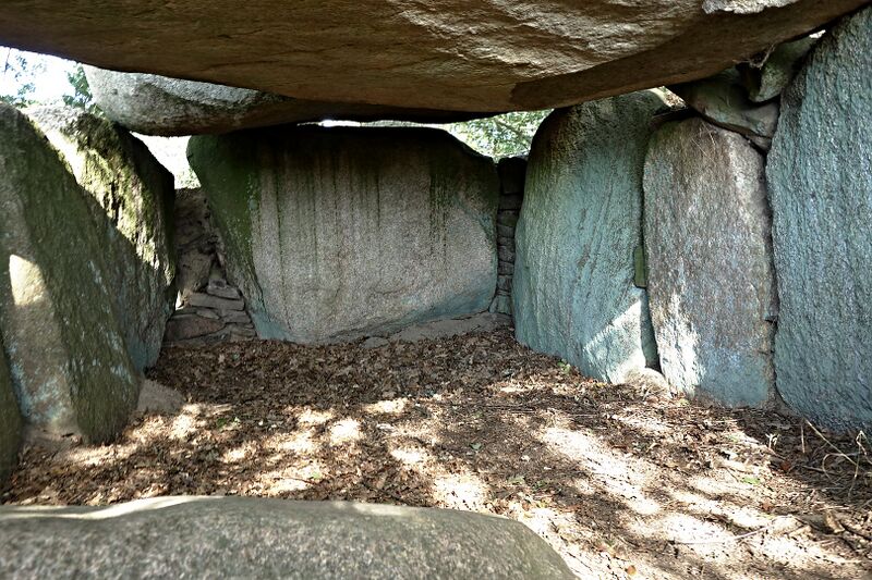 Datei:Hünengräber Lancken-Granitz 2 6.jpg