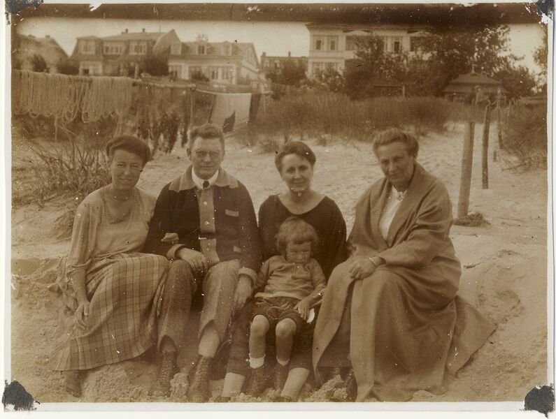Datei:021 1933 Gäste Ahlbeck.jpg