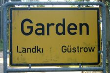 Garden-KA Dobbertin 883 (2002).jpg