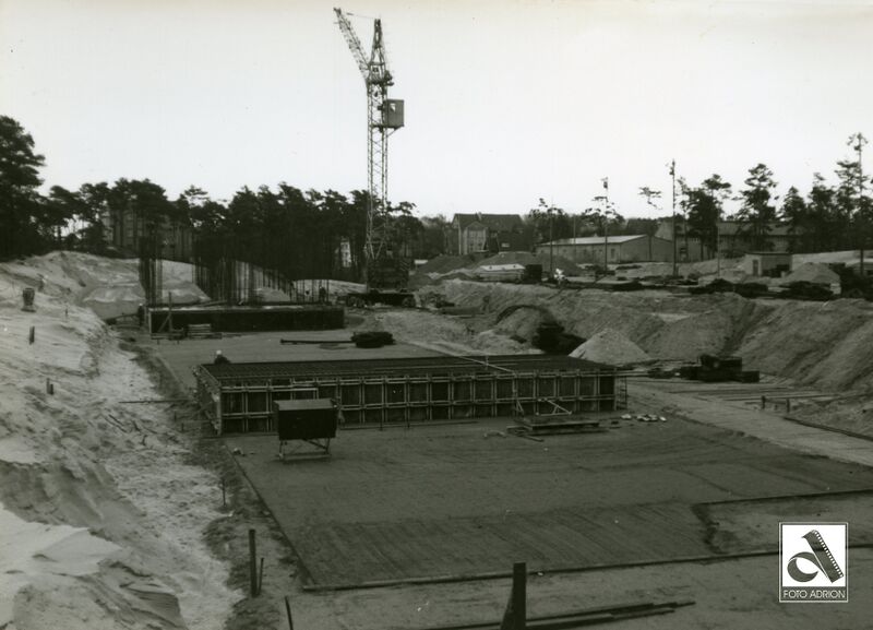 Datei:Zinnowitz Roter Oktober Grundplatte 18.12.1974-2.jpg