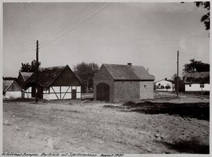 Dorfplatz und Spritzenhaus-August 1930