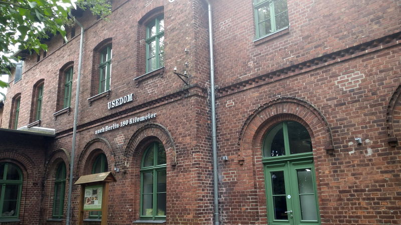 Datei:Usedom Bahnhof 2.jpg