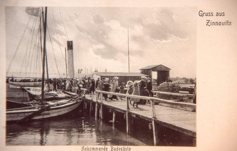 Datei:Dampfer Achterwasser Gäste Zinnowitz.jpg