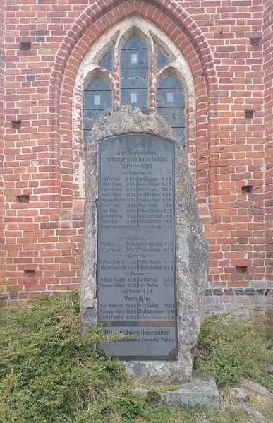 Datei:Trantow KriegerdenkmalWK1 Friedhof.jpg