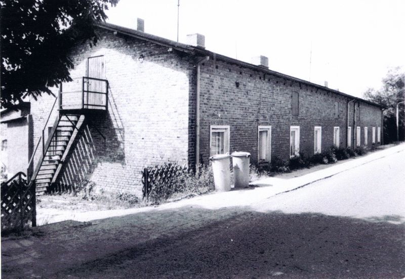 Datei:Moenchhagen Arbeiterkaten Hufe XIII DDR-Zeit.jpeg