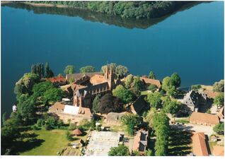 Dobbertin-Luftbild 200 (2000).jpg