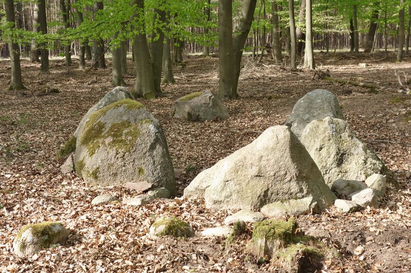 Datei:Hünengräber Dobbin-Linstow 3.jpg