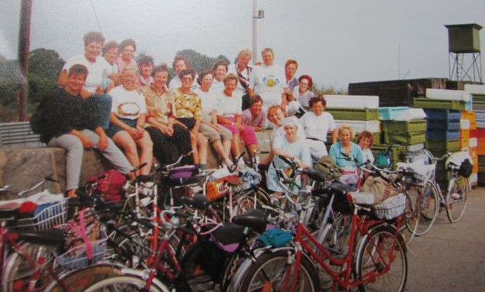 vl: Marg. Trostmann, Rita Burgert, Inge Türk, Helga Dinse, dar. Hanne Raasch, Maritta Roddelkopf, Margit Meinel, Brigitte Elfeld, dav. Rosi Ginz, Rosi Schmäling, Edith Kurreck, Lotti Schrumpf, Lisa Schönfeld, dav. Bärbel Saß, dan. Eva Hagemeister, dav. Monika Tessin, Erika Franzke, Hildegard jakubowski, Sonja Menzel, ?, Sylvia Türk