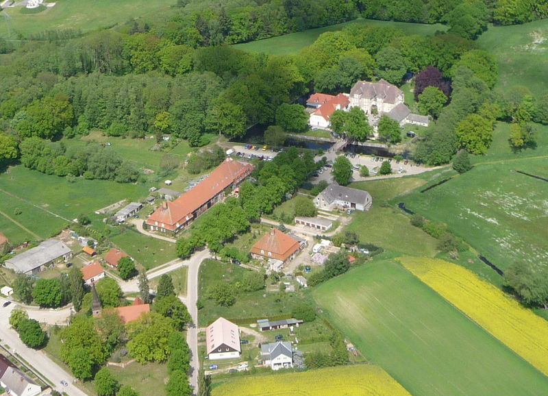 Datei:Schloss Ausschnitt.jpg