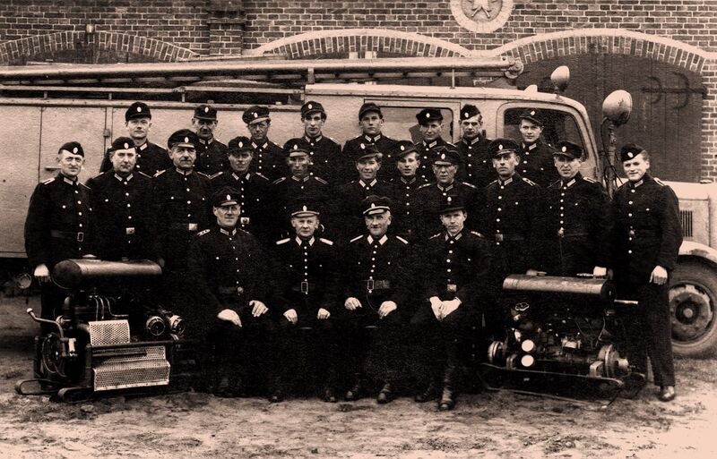 Datei:Zinnowitz FF 1949.jpg