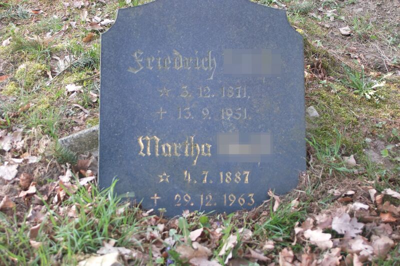 Datei:Ältester Grabstein.jpg