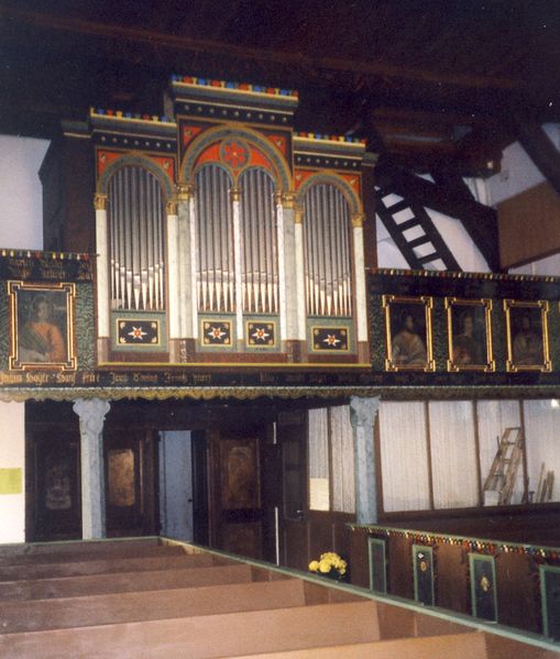 Datei:Mönchow Orgel 2000.jpg