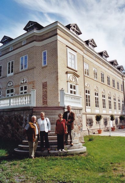 Datei:Tüschow.Schloss.Terasse.jpg