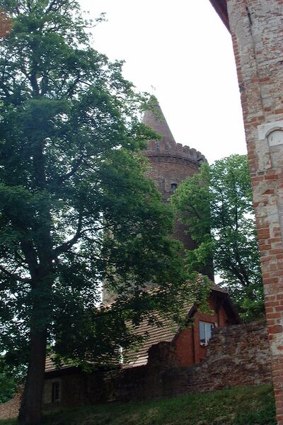 Datei:Burg Stargard-88 (2003).jpg