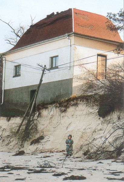 Datei:Zempin 1995 Musikmuschel.jpg
