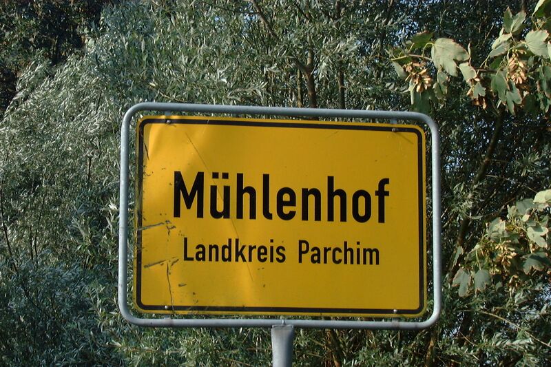 Datei:Mühlenhof-KA Dobbertin 973 (2002).jpg