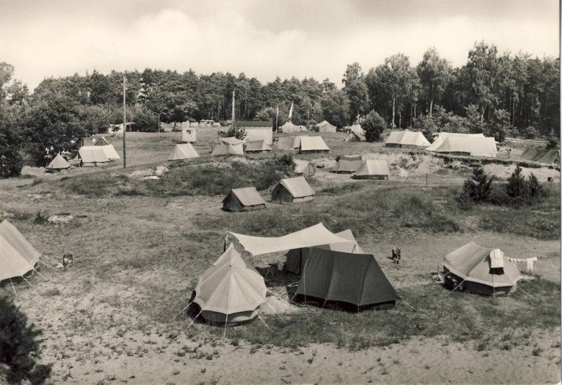 Datei:1964 Korswandt Zeltplatz.jpg