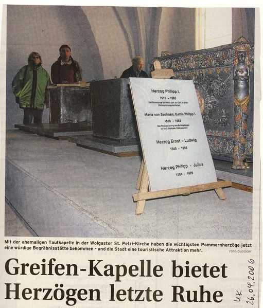 Datei:Kapelle Särge Greifen.jpg