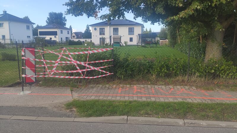 Datei:Boergerende-Rethwisch-2025-09 Grenzkonflikt 2.jpg