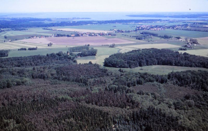 Datei:Hirschburg Schifferwiese Glasofen 2006.jpg