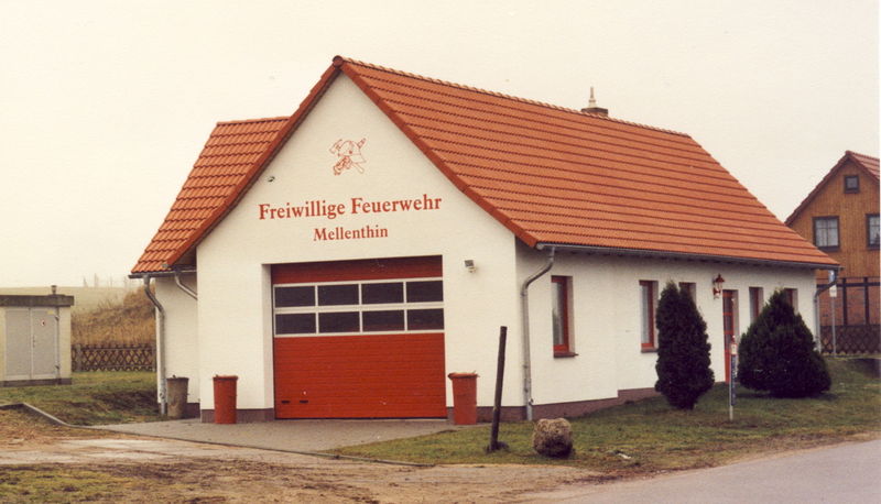 Datei:2004 Feuerwehr.jpg