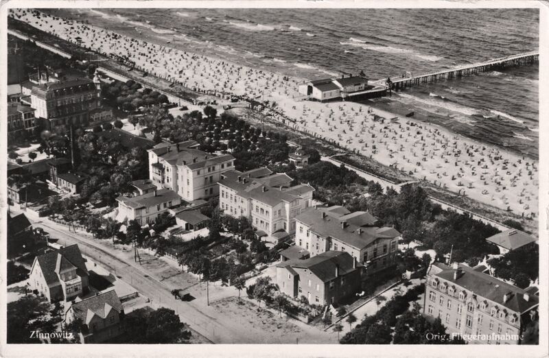 Datei:Zinnowitz AK010 Luftaufnahme 1939.jpg