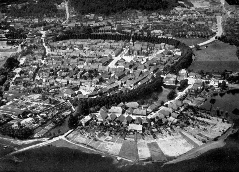Datei:Luftbild 1930.jpg