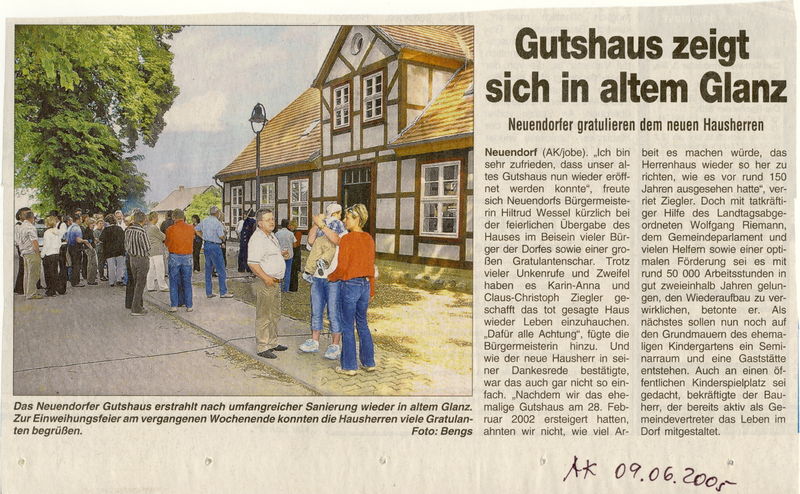 Datei:2005 Gutshaus Einweihung.jpg