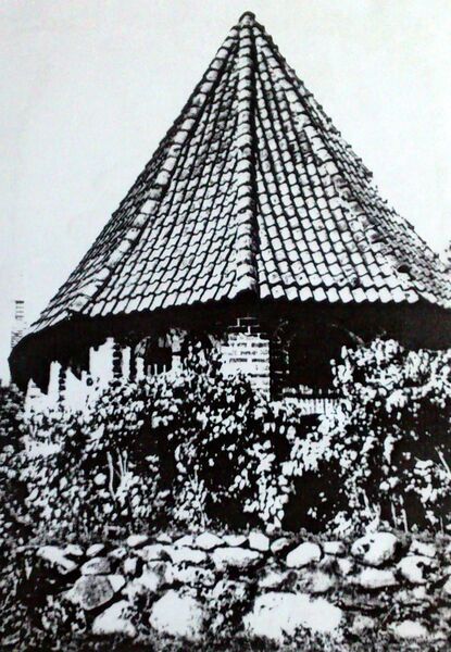Datei:Kirche Gülze Ostchor.jpg