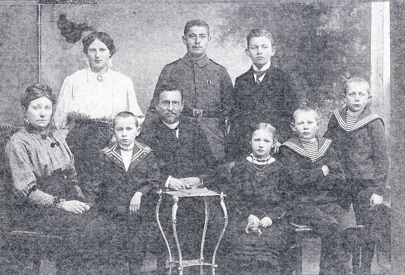 Datei:Ballmann Familie 1917.jpg