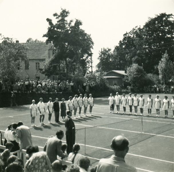 Datei:Zinnowitz-Tennis 1955-von Olaf Carnin-7.jpg
