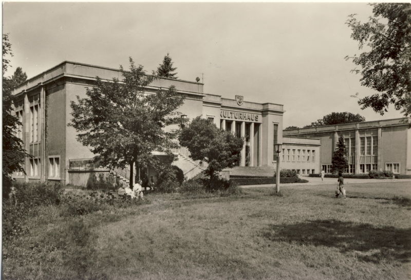 Datei:1982 Kulturhaus Zinnowitz.jpg
