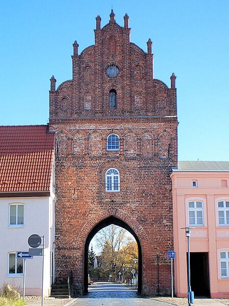 Datei:Tribsees, k Steintor.jpg