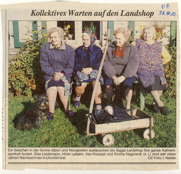 Datei:2002 Warten Verkaufswagen.jpg