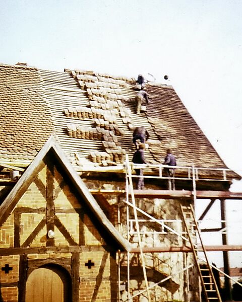 Datei:Karbow - Kirche Dachreparatur 1985.jpg