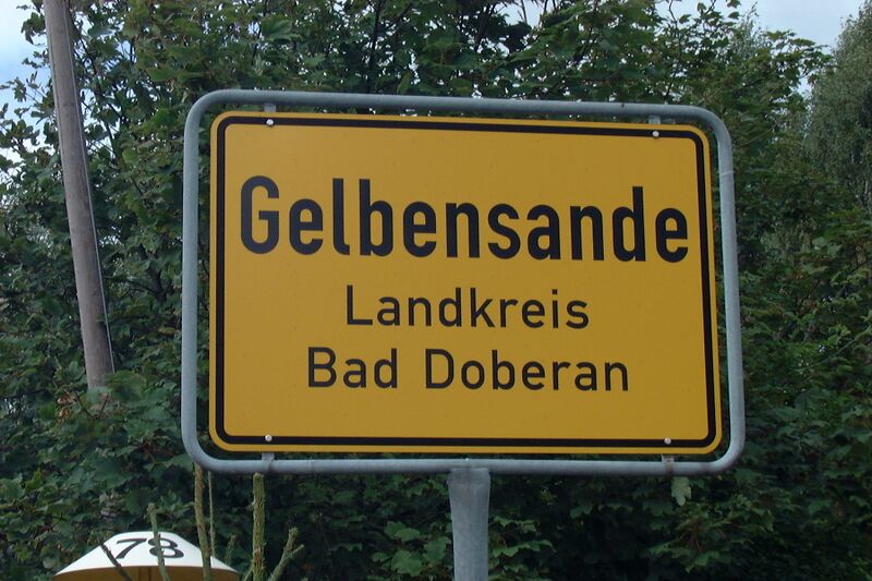 Datei:Gelbensande-Ortstafel 747 (2003).jpg