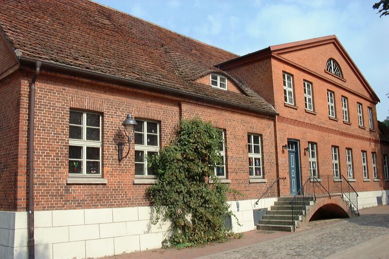 Datei:Dobbertin-Dorf 433 (2002).jpg