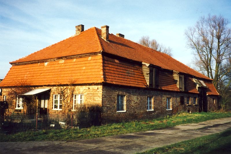 Datei:Krienke Wirtschaftsgebäude.jpg