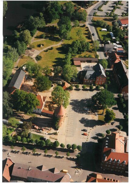 Datei:Lübz-Luftbild 171 (2000).jpg