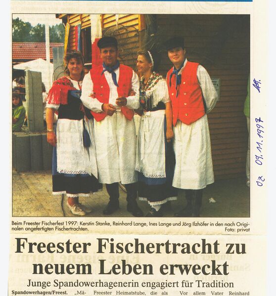 Datei:Freest 1997 Tracht 1.jpg
