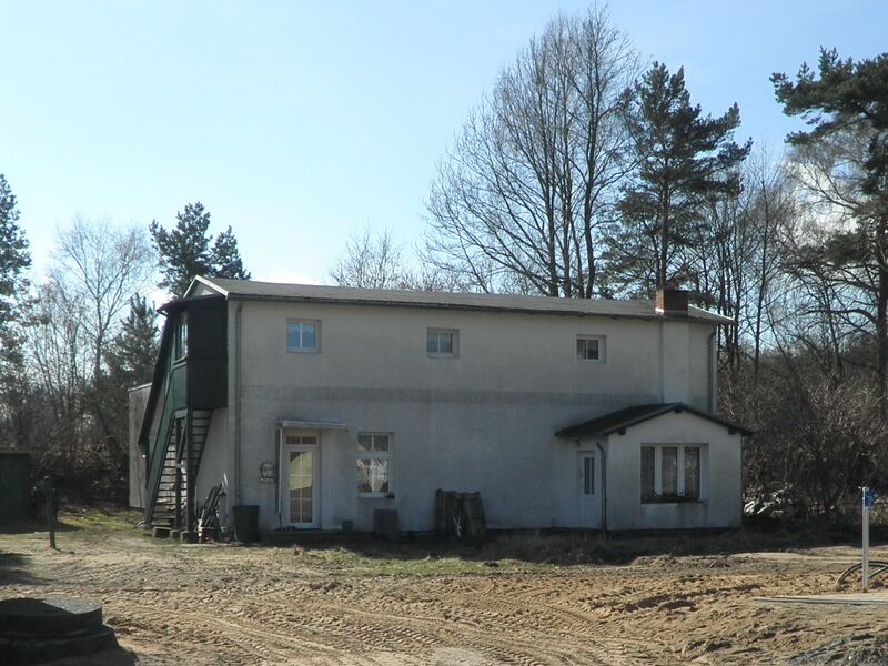 Datei:Bahnhaus 3.jpg