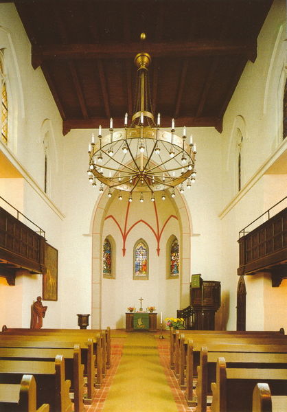 Datei:Innenraum Altar.jpg