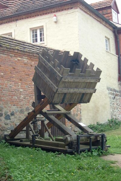 Datei:Burg Stargard-81 (2003).jpg